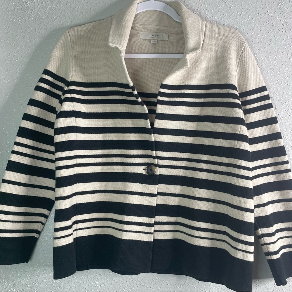 LOFT  black and beige striped jacket